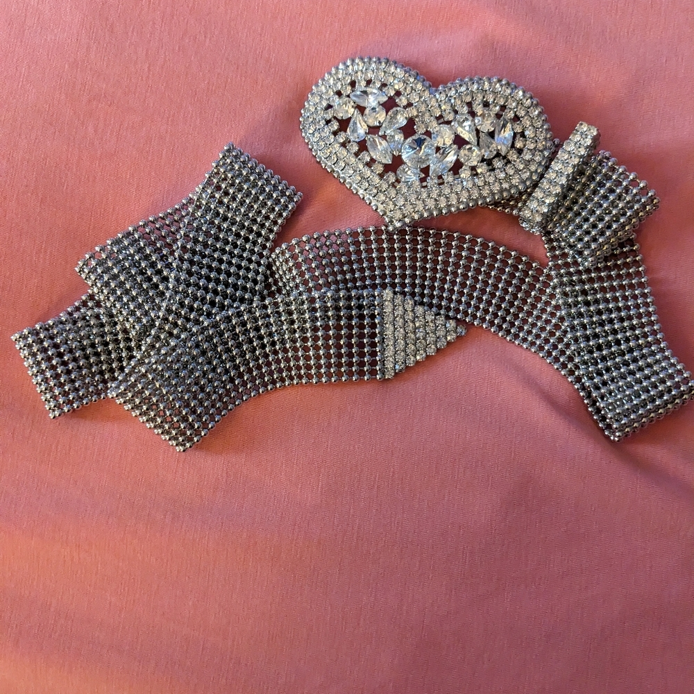 Rhinestone Heart Buckle